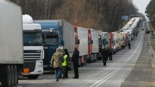 Массовые пробки на границе: «КазАвтоЖол» озвучил причины затора на «Жайсане»