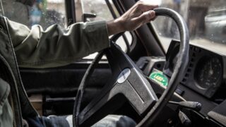 Почему на границе Казахстана скопилось около 500 грузовиков