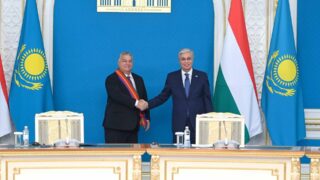 Премьер-министр Венгрии получил орден «Достық» I степени из рук Токаева
