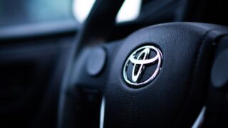 Прибыль Toyota выросла почти в три раза во втором финансовом квартале