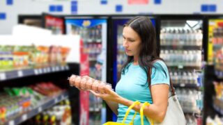 Социально значимые продукты в Казахстане подорожали на 5,2% за год