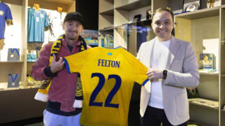 Том Фелтон из «Гарри Поттера» будет поддерживать сборную Казахстана по футболу.