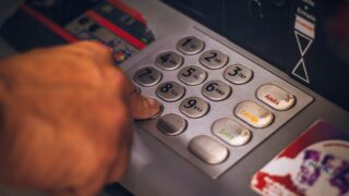 Минфин Казахстана обещает не арестовывать массово счета казахстанцев
