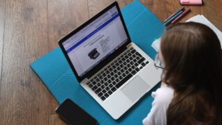 В Казахстане утверждены правила дистанционного обучения в школах и колледжах