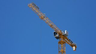 В Костанае упал строительный кран