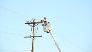 В Наурызбайском районе Алматы с начала года отремонтировали 65 км электрических сетей