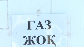 В Шымкенте из-за дефицита газа водителям приходится часами стоять в очереди на АЗС