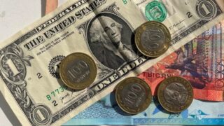 За сколько продают доллар, рубль и евро в обменниках Казахстана 14 ноября