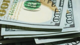 За сколько продают доллар, рубль и евро в обменниках Казахстана 16 ноября