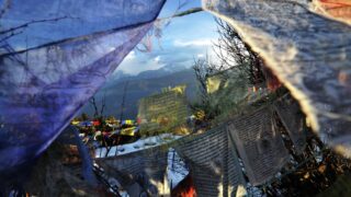 Землетрясение в Непале унесло жизни не менее 128 человек