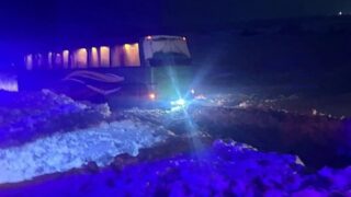 Автобус с пассажирами съехал в кювет в СКО