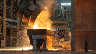 Цены на медь снижаются после четырехмесячных максимумов