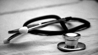 Добавки с высокими дозами омега-3 повышают риск аритмии