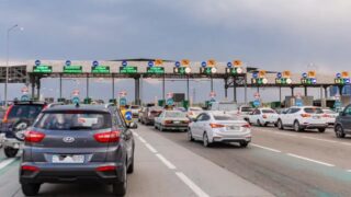 Штраф за «аварийку» в качестве благодарности на дороге не грозит