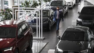 Импортные автомобили продавались по заниженной цене в 1,5 раза