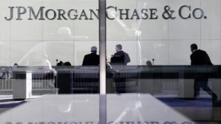 JPMorgan заработал пятую часть прибыли всех банков США за 10 месяцев
