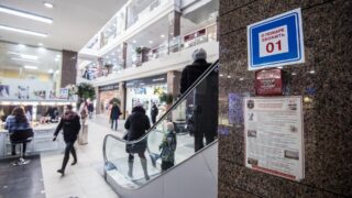 Массовая давка из-за распродажи зафиксирована в одном из ТРЦ Алматы