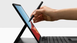 Microsoft обещает выпустить первые персональные компьютеры Surface, оснащенные ИИ