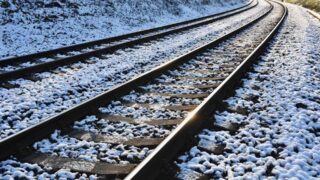 Министр Карабаев о задержках поездов: «Повлияла аномальная погода»