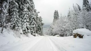 На 36 участках дорог в Казахстане движение временно ограничено