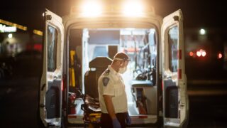 Названо простое правило, которое поможет сохранить жизни при теракте