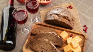 Почему нельзя пить алкоголь и кушать хлеб перед основным приемом пищи