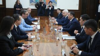 Президента Сербии пригласили в Астану