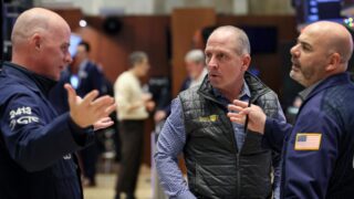 Американский рост акций может ослабнуть после атак в Красном море