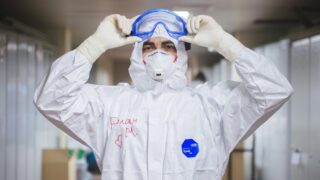 Рост заболеваемости COVID-19 в мире превысил 50%