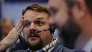 Рынки прогнозируют, что высокие процентные ставки будут держаться и после 2024 года