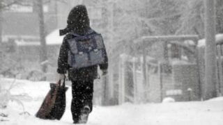 Уроки в школах Караганды сокращены из-за морозов