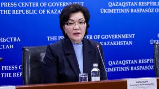 В Казахстане минимальная заработная плата будет равна медианной