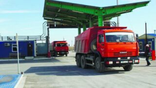 Второй день работники дочерней компании КМГ проводят забастовку в Мангистау