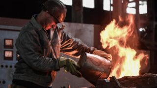 Задержка зарплаты на 9 месяцев произошла на Семипалатинском машиностроительном заводе