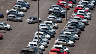 Запрет установили на управление авто с иностранным учетом для казахстанцев по новым правилам