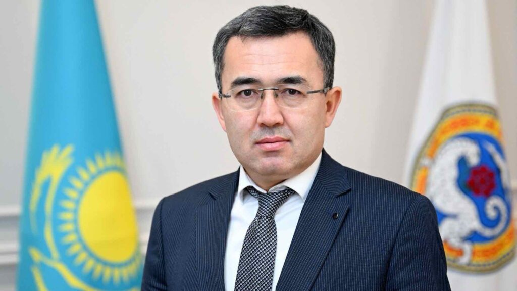 Айдар Есенбеков.