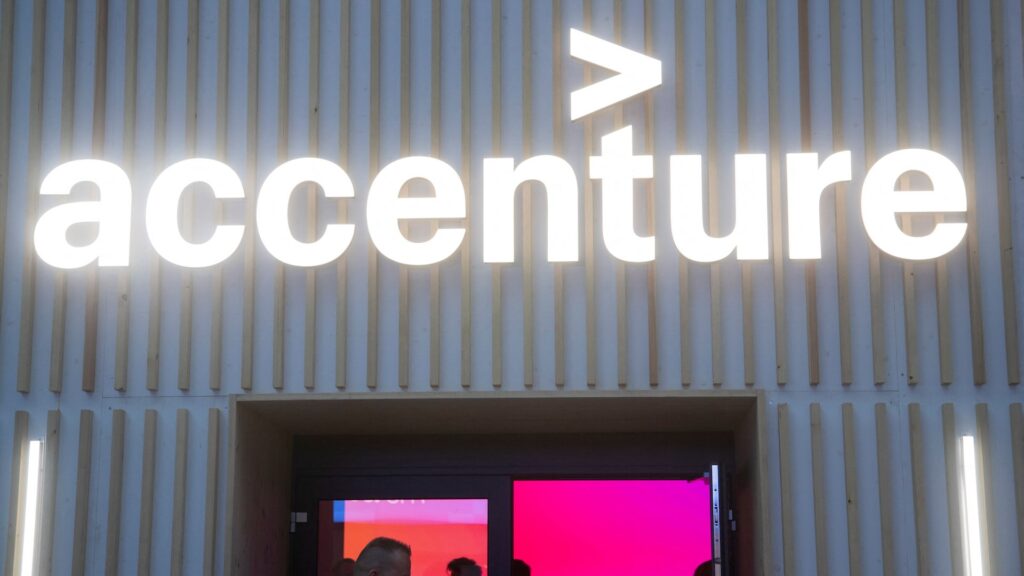 Акции Accenture растут несмотря на снижение рынка