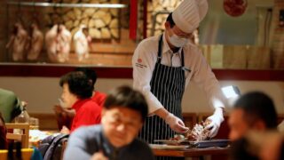 Активность в сфере услуг в Китае выросла больше, чем ожидалось в декабре — индекс PMI Caixin