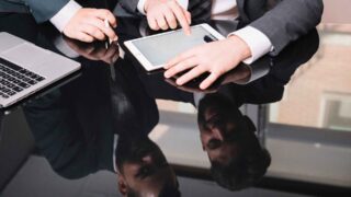 Казахстан — на дне СНГ по росту реальных зарплат. Виновата инфляция