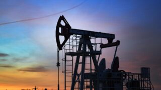 Добыча нефти в странах ОПЕК+ выросла в декабре 2023 года