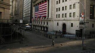 Фондовые фьючерсы в США снижаются в пятницу