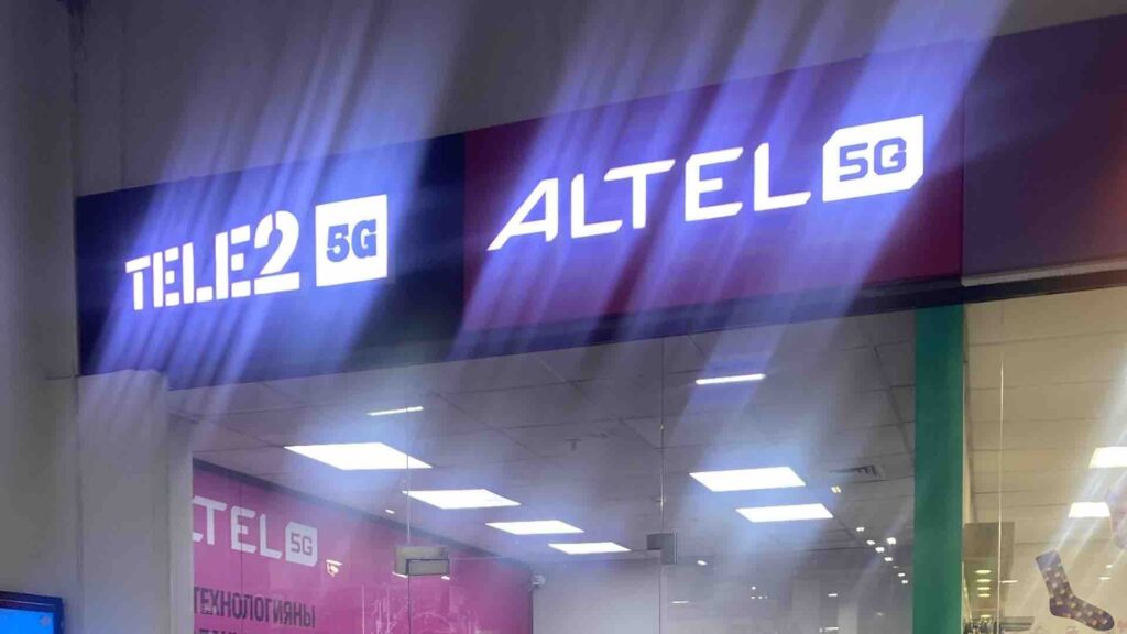 Вывеска офиса Tele2/Altel