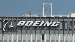 Гендир Boeing покинет пост в связи с перестановками в руководстве компании; акции выросли