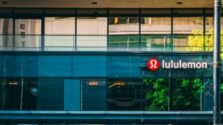 Lululemon athletica сократила расходы на HSBC