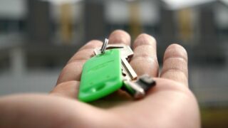 Казахстанцев обеспечивают жильем на недостаточном уровне