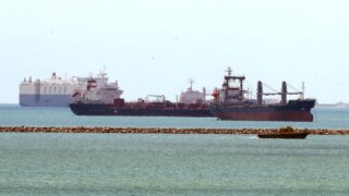 Произошла задержка поставок нефти из-за ситуации в Красном море
