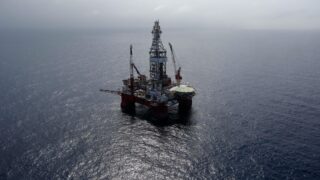 Рост коммерческих запасов нефти в ОЭСР оценен МЭА