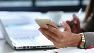 БЦК подключился к системе переводов между банками по номеру телефонов