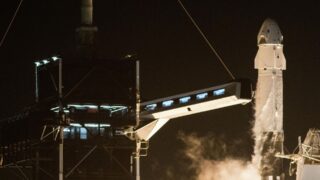 SpaceX запустила корабль Crew Dragon с космическими туристами