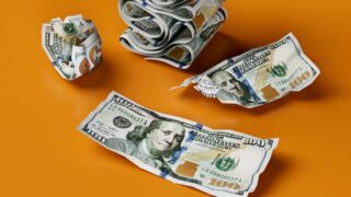 Доллар подорожал до 502 тенге перед выходными